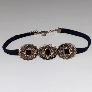 Choker necklace
